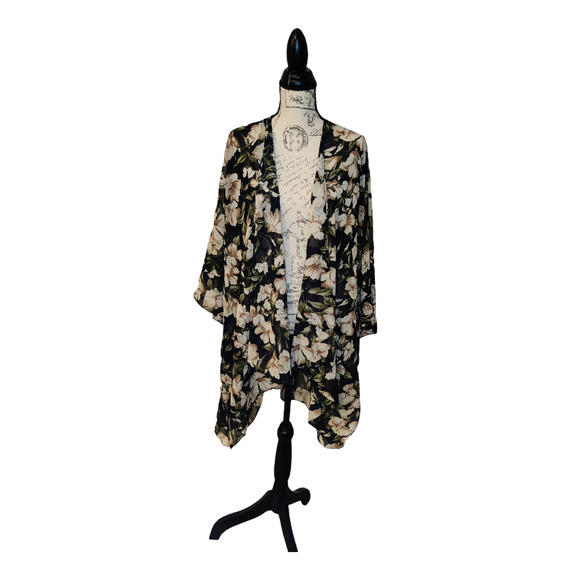 Avenue Other - Avenue NWT Black and Cream Floral Open Kimono Size S